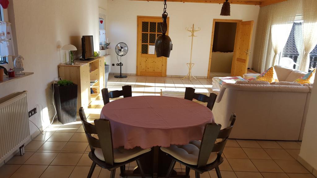 Ferienwohnung Weingut Leis 웨스트리크윈켈 객실 사진